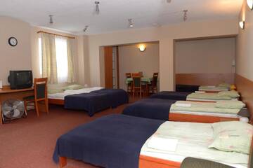 Фото номера Семейный номер с ванной комнатой Отель Hotel U Braci Zygmuntów г. Лежайск 2