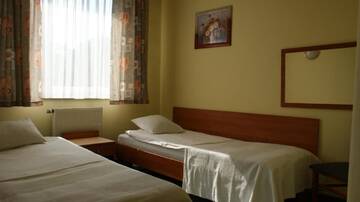 Фото номера Четырехместный номер с ванной комнатой Отель Hotel U Braci Zygmuntów г. Лежайск 5